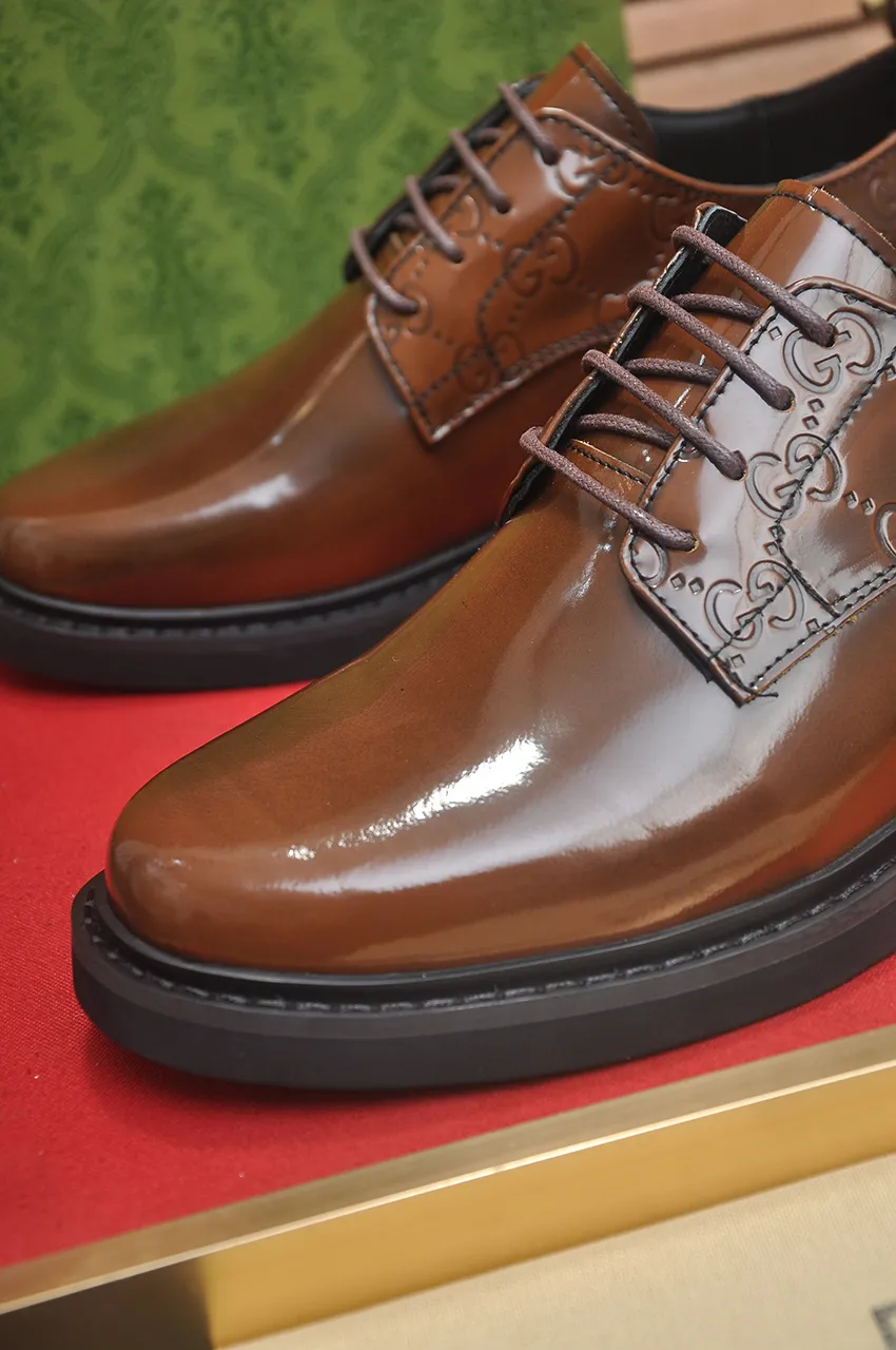 Men's shoes💰540💶Italy's top luxury men's shoe giant (GUCCI) (Gucci) (full cowhide lining) new arrival🍃Original European style🔰 Pleasant to the eye😍In order to make the shoes more durable and non-deformable🌀The production continues to follow traditional methods but there is still no lack of innovation💪Choose original sheepskin for the leather♻️ Smooth and natural And extra bright ⭐Made of imported cowhide, the first choice of rich people 38-45 (45 customized)